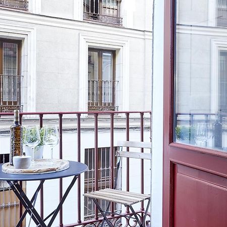 BRIGHT NEW APARTMENT in FUCAR STREET Мадрид Екстериор снимка