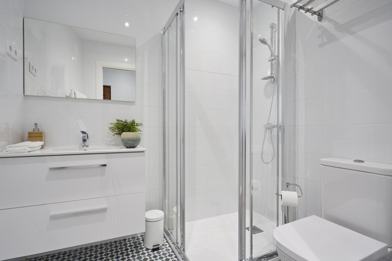 BRIGHT NEW APARTMENT in FUCAR STREET Мадрид Екстериор снимка