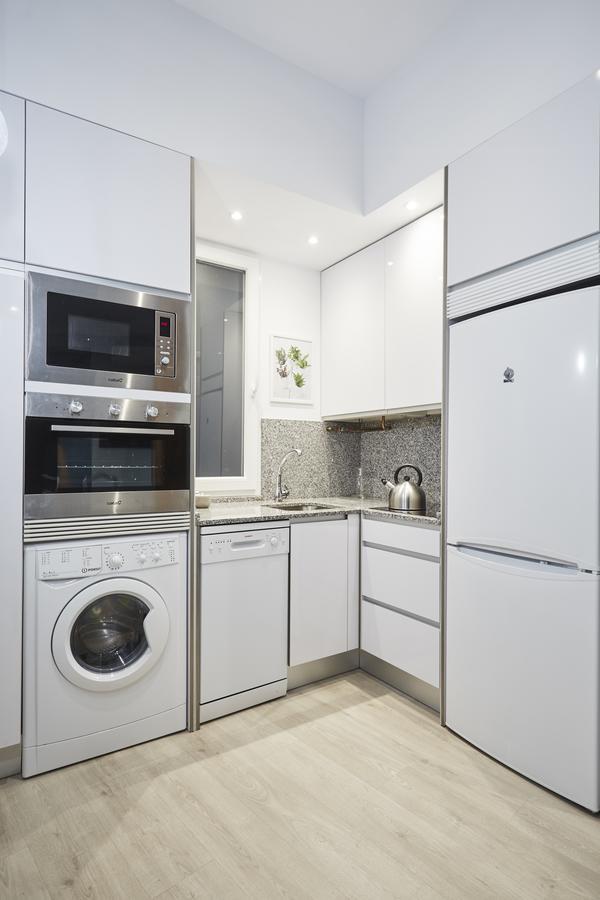 BRIGHT NEW APARTMENT in FUCAR STREET Мадрид Екстериор снимка